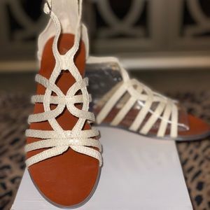 ALDO (Pavelka) Cream Colored Sandals. Size 6